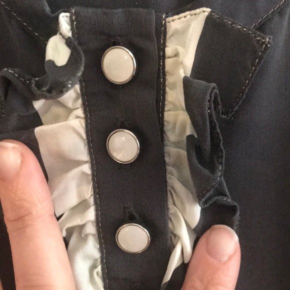 Laila Azhar size 8 gray silk blouse - Picture 2 of 2